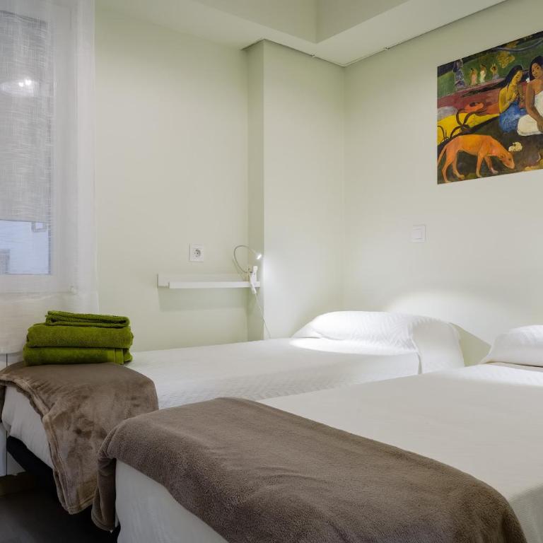 Espacioso 3 hab dobles, 2 baños Centro Ciudad - Three-Bedroom Apartment - 14