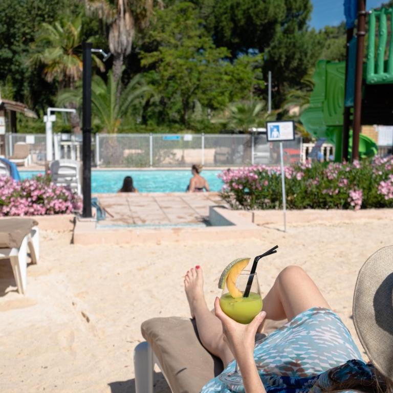 Camping Le Parc des Monges - Mobile Home 3 Chambres - 3