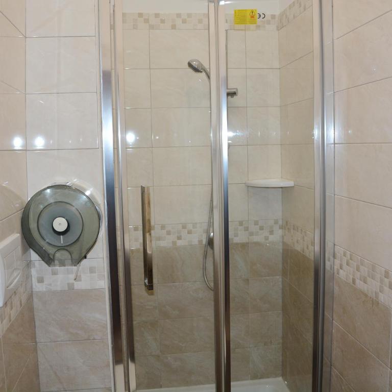 Roma Carina - Camera Tripla Standard - 3