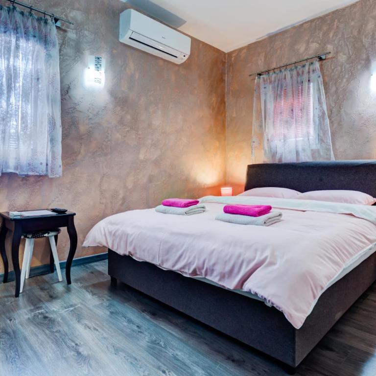 Castelomi - Standard King Room - 3