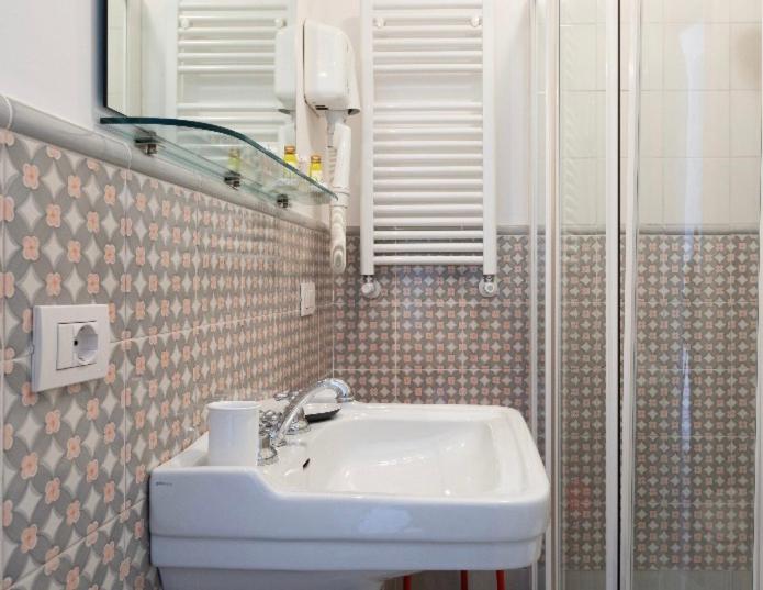 B&b Querini - Camera Matrimoniale con Bagno Privato - 12