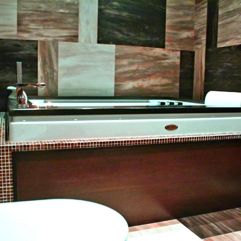 Donna Teresa - Camera Familiare con Bagno Privato - 11