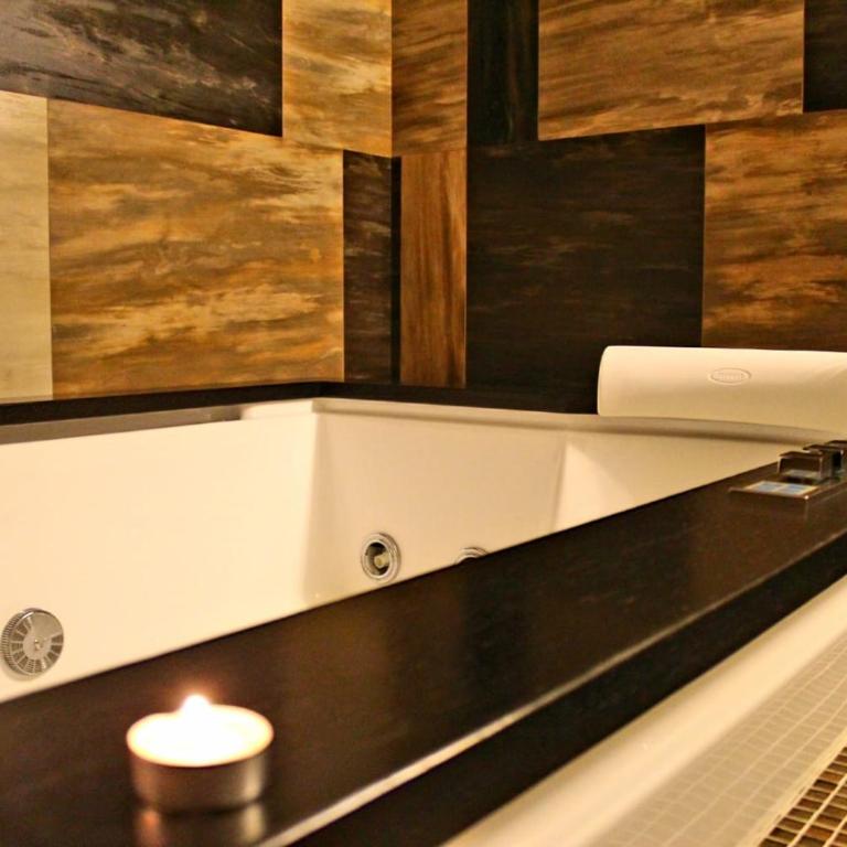 Donna Teresa - Camera Familiare con Bagno Privato - 14