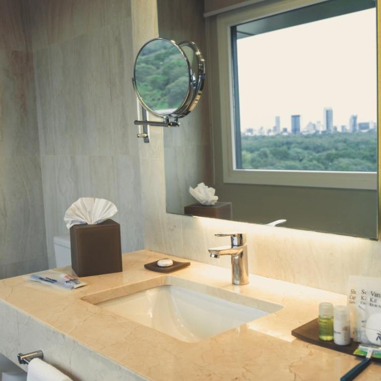 Radisson Hotel Santa Cruz - Suite Deluxe con cama extragrande para no fumadores - 5