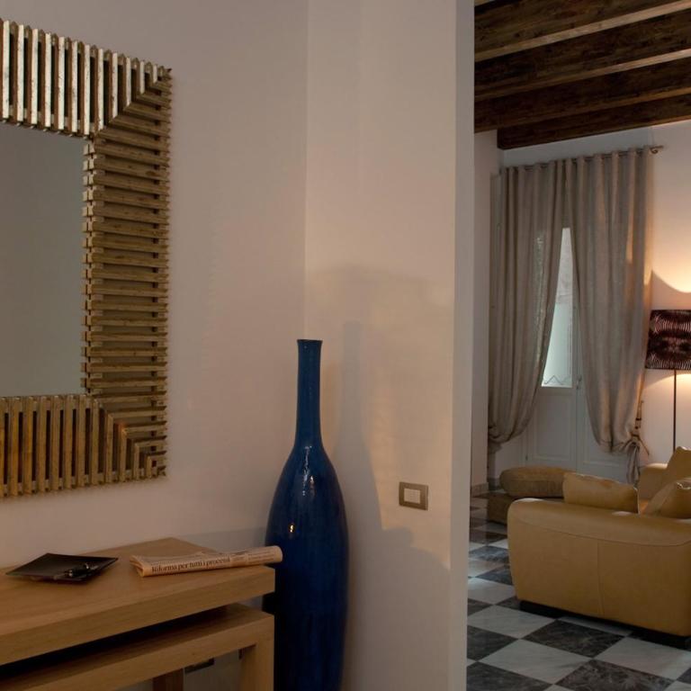 Right House - Characteristic Marina District - Two-Bedroom Apartment - 20