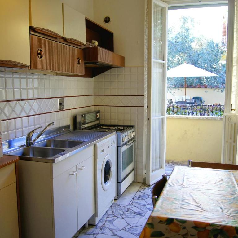 Bartolomeo - Appartamento con 2 Camere da Letto e Terrazza - Via Fossombroni 11 - 10