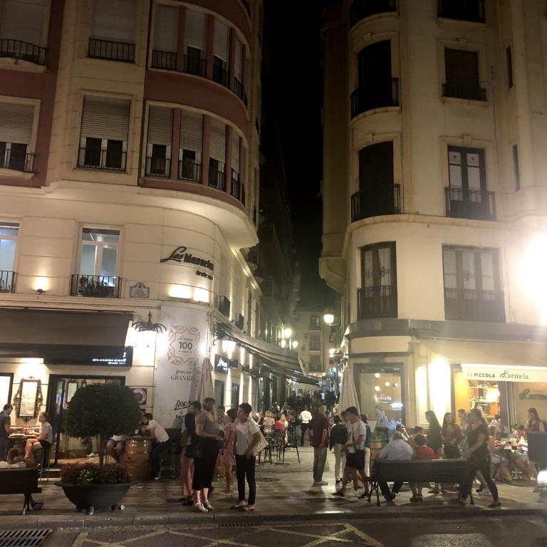 FAMILY CATEDRAL CENTRO - Three-Bedroom Apartment - 64