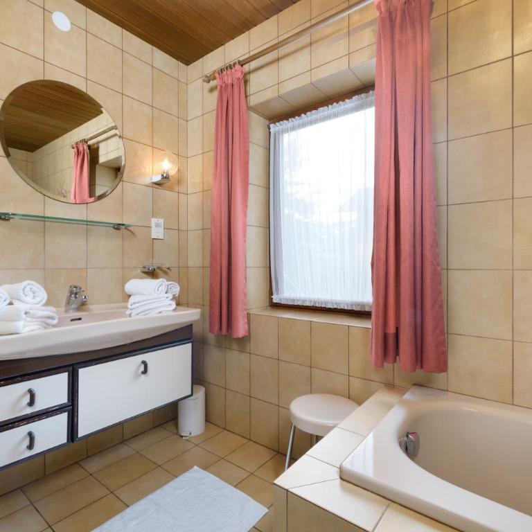 Zur Oma Margret - Three-Bedroom House - 10