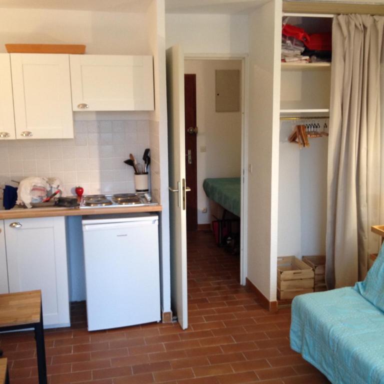 Au calme dans hameau fleuri joli Studio 3 pers piscine parking wi-fi - Studio - Vue sur Piscine - 3