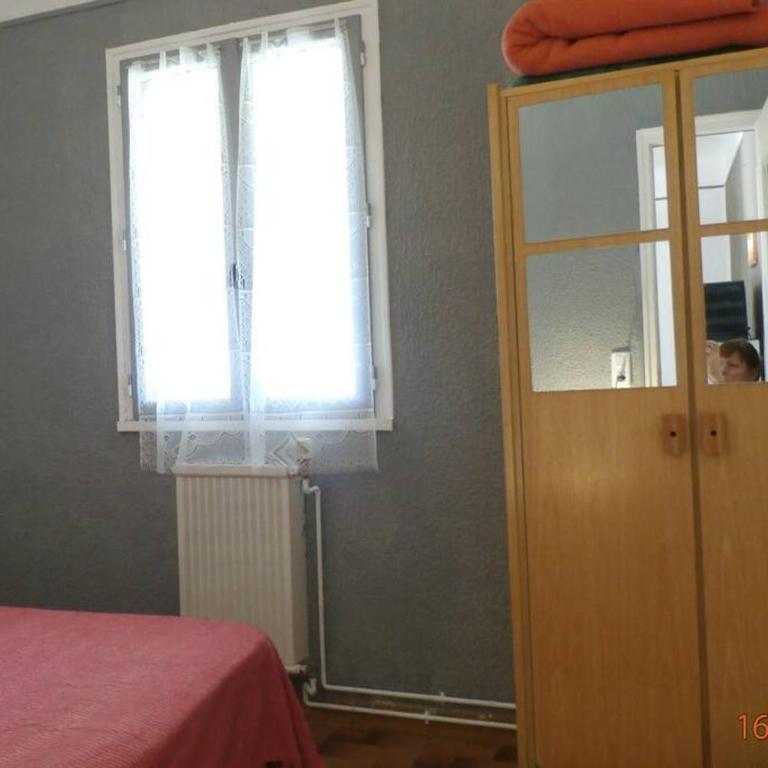 Location avec piscine et parking (n°2p) - Appartement - 8
