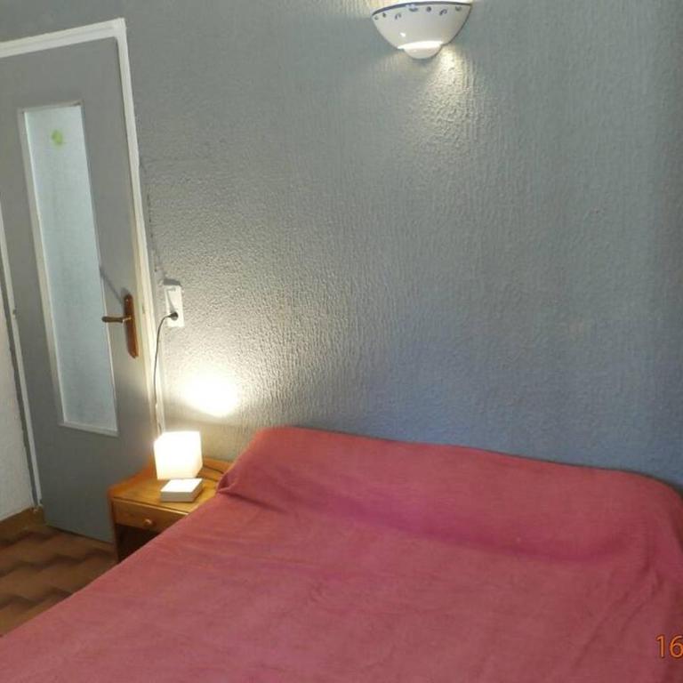 Location avec piscine et parking (n°2p) - Appartement - 7