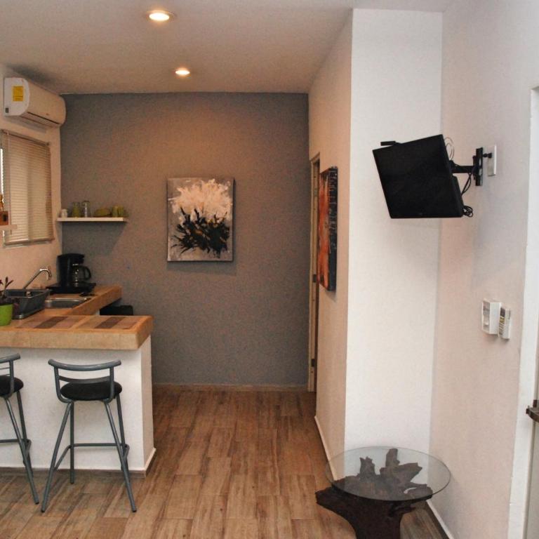 Kika Studios - Deluxe King Room - 12