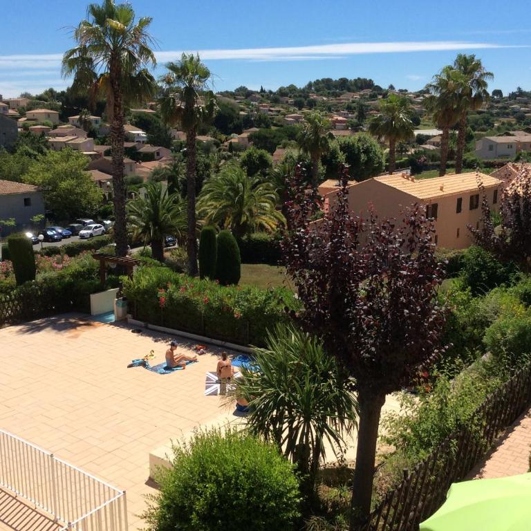Au calme dans hameau fleuri joli Studio 3 pers piscine parking wi-fi - Studio - Vue sur Piscine - 15