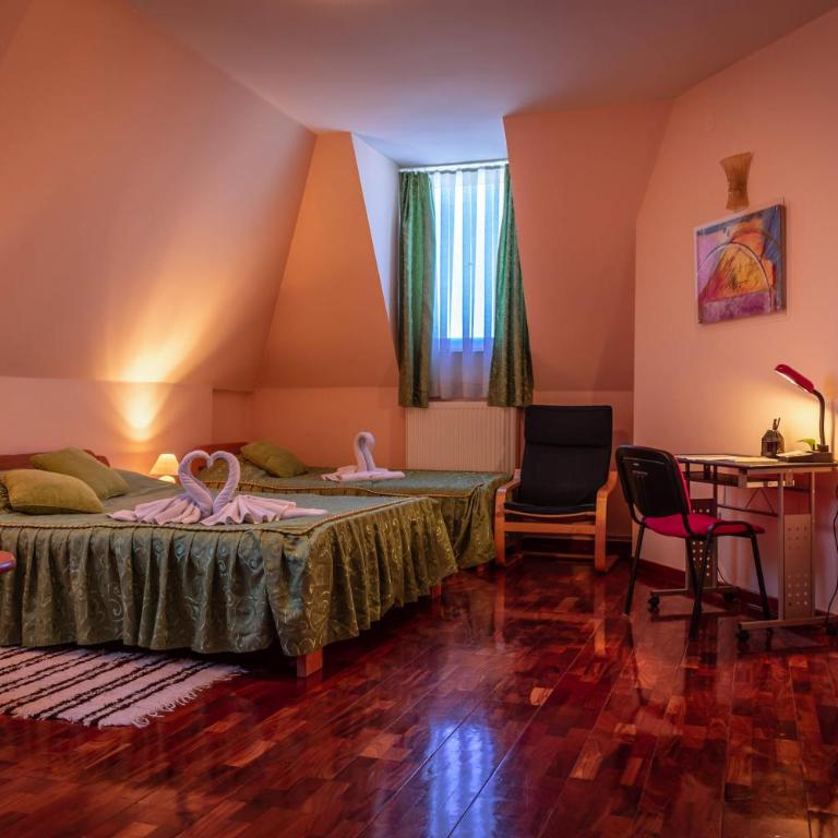 Garni Hotel Lama - Family Suite with Balcony - 2