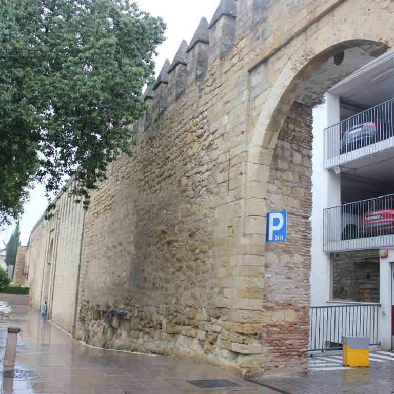 Loft Turístico en casco histórico, Wifi y TV satélite gratis - Apartamento de 1 dormitorio - 4