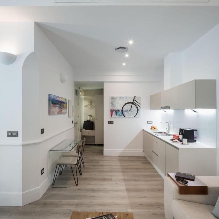 Puerta Catedral Holiday Suites - Apartamento Superior - 16