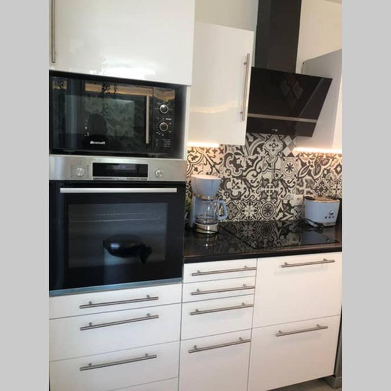 Fruitiers1 - Three-Bedroom Apartment - 2