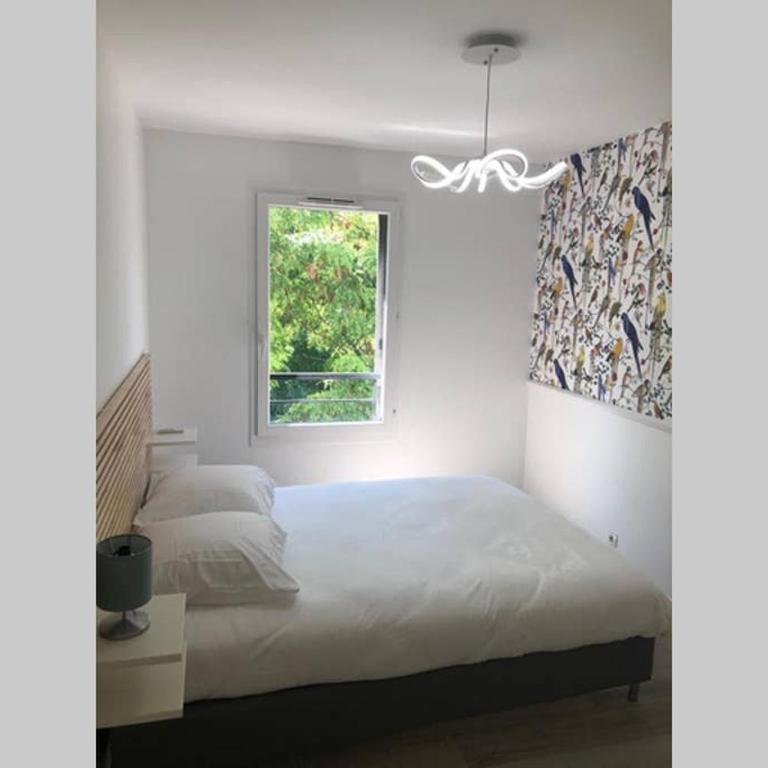 Fruitiers1 - Three-Bedroom Apartment - 7