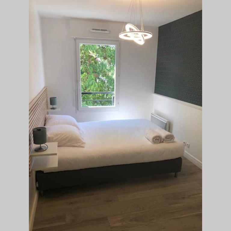 Fruitiers1 - Three-Bedroom Apartment - 24