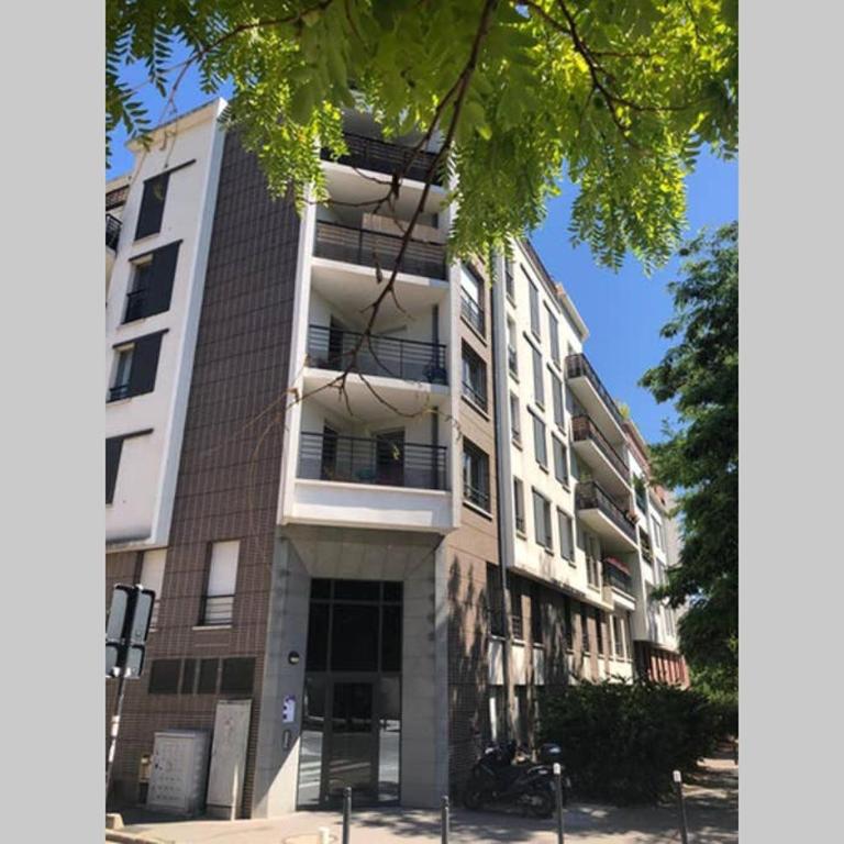 Fruitiers1 - Three-Bedroom Apartment - 25