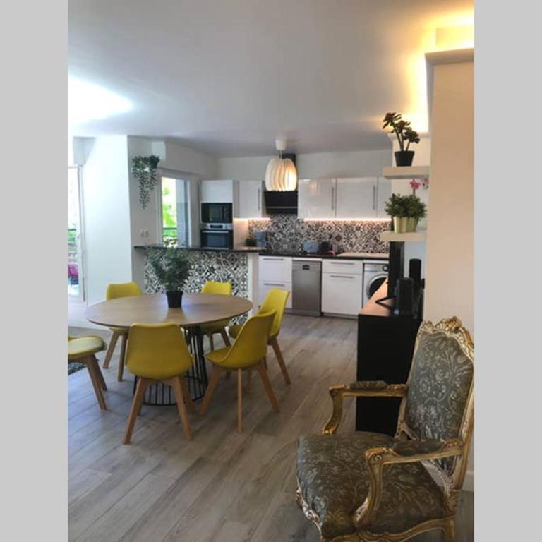 Fruitiers1 - Three-Bedroom Apartment - 34