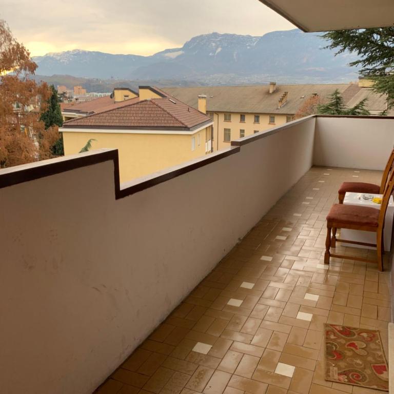 Appartamento Bolzano - Vittorio Veneto - Parcheggio incluso - Two-Bedroom Apartment with Balcony - 5