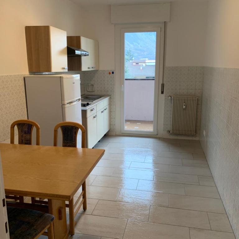Appartamento Bolzano - Vittorio Veneto - Parcheggio incluso - Two-Bedroom Apartment with Balcony - 8