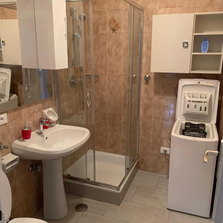 Appartamento Bolzano - Vittorio Veneto - Parcheggio incluso - Two-Bedroom Apartment with Balcony - 6