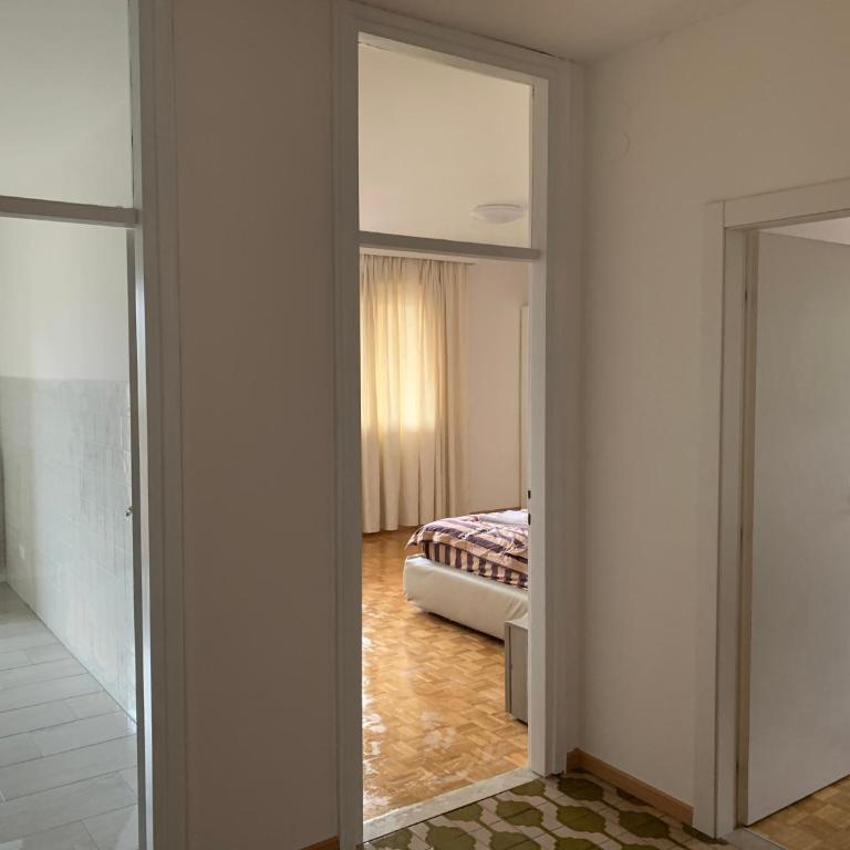 Appartamento Bolzano - Vittorio Veneto - Parcheggio incluso - Two-Bedroom Apartment with Balcony - 7