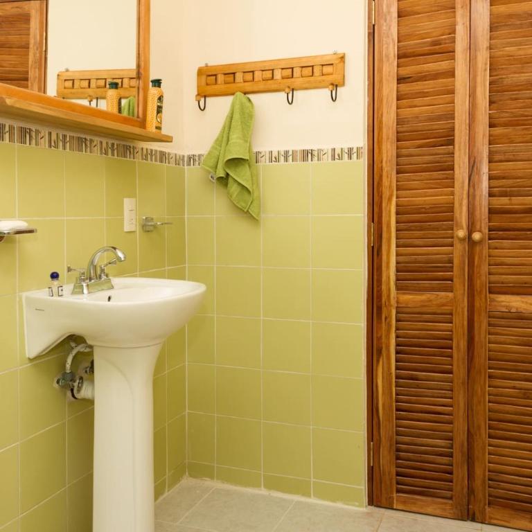 Cancun Guest House 4 Terrace Tub - Double or Twin Room - 7