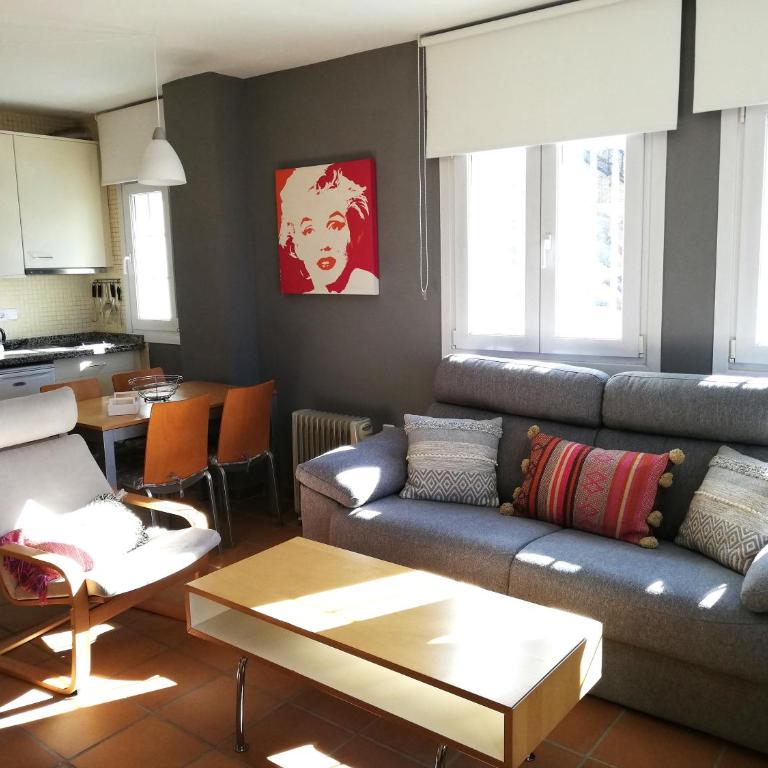 Apartamentos Arttyfal con parking y WiFi by SURYNIEVE - Estudio con vistas a la montaña y aparcamiento - 1