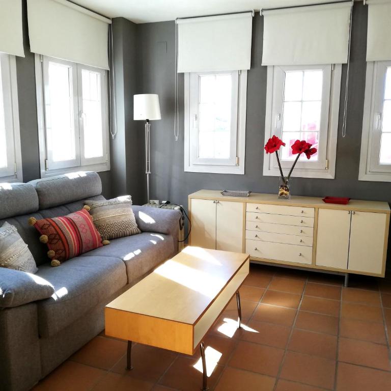 Apartamentos Arttyfal con parking y WiFi by SURYNIEVE - Estudio con vistas a la montaña y aparcamiento - 4