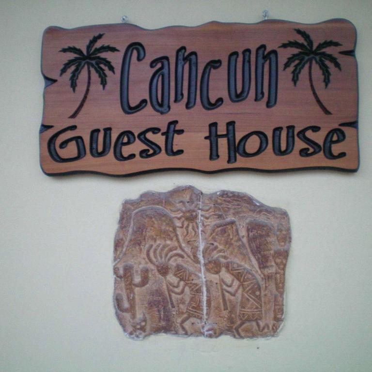 Cancun Guest House 2 - Quadruple Room - 10