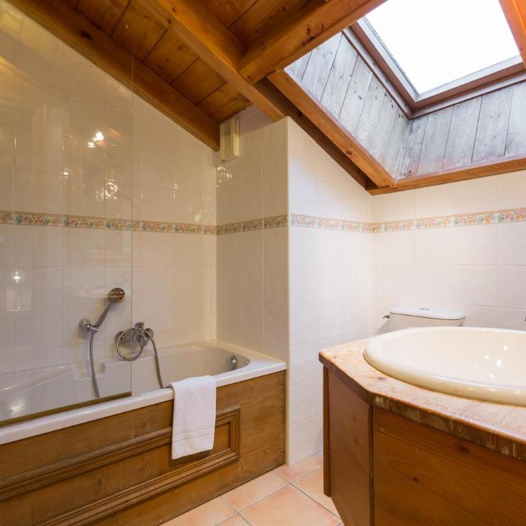 Apartment Capucin - A 3 Bedroom Chamonix Mountain Loft - Apartamento de 3 dormitorios con vistas a la montaña (6 personas) - 4