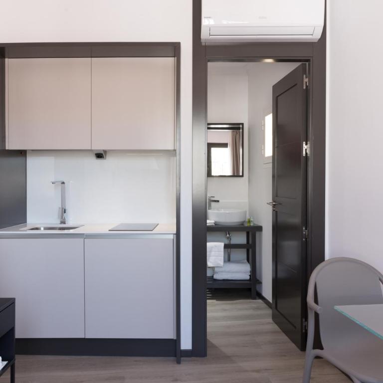 Puerta Catedral Holiday Suites - Estudio con terraza - 19