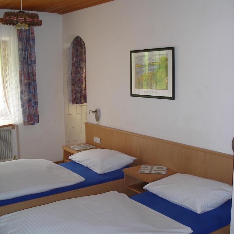 Haus Brunhilde - Doppel-/Zweibettzimmer mit Balkon - 1