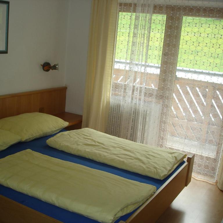 Haus Brunhilde - Doppel-/Zweibettzimmer mit Balkon - 5