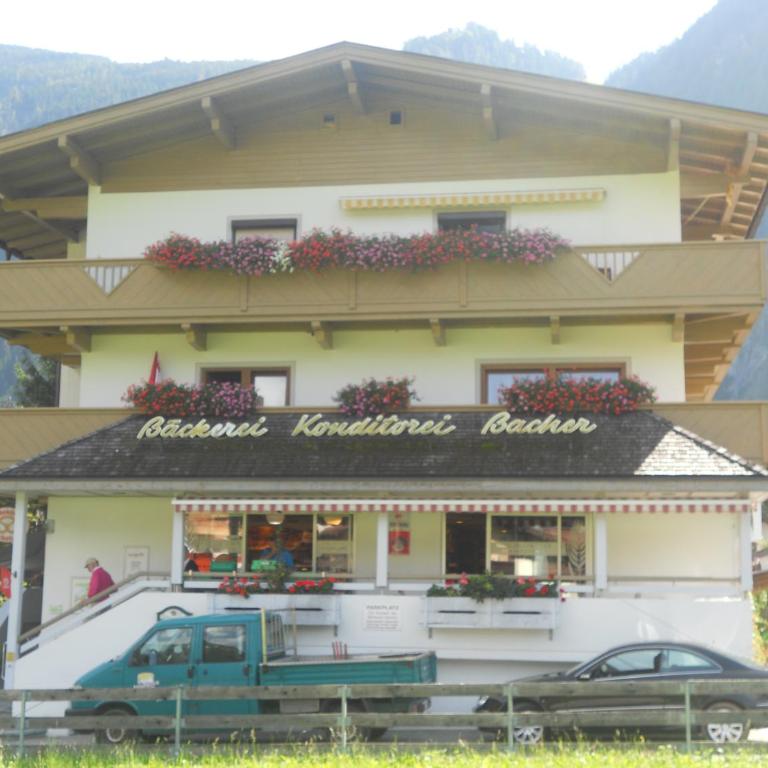 Ferienwohnung Bacher Gertrud - Apartment mit 2 Schlafzimmern und Balkon - 1