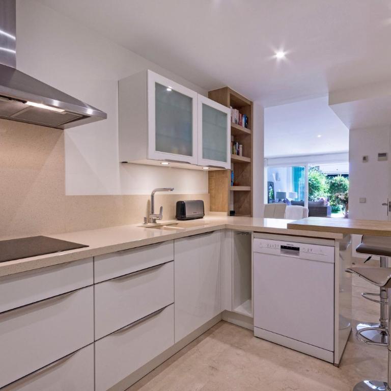 Las Canas beach, ground floor first line beach, Marbella golden mile - Apartamento de 2 dormitorios - 6