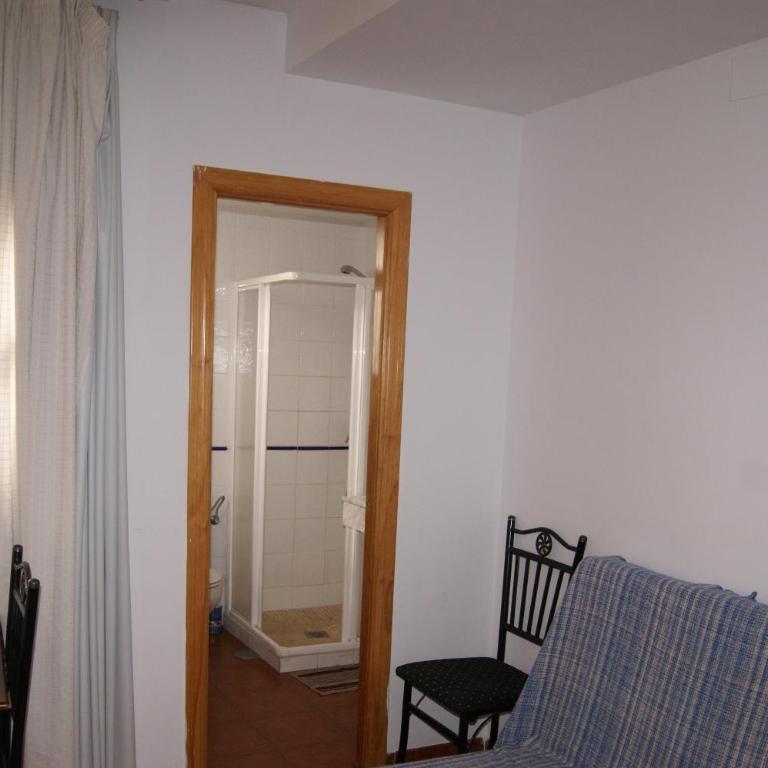 Hostal Alcazar I - Habitación Cuádruple (4 adultos) - 9