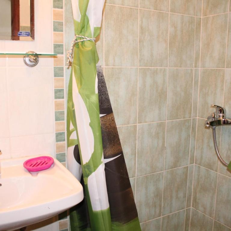 Guest House Tomanovic - Double Room with Shared Bathroom - 7