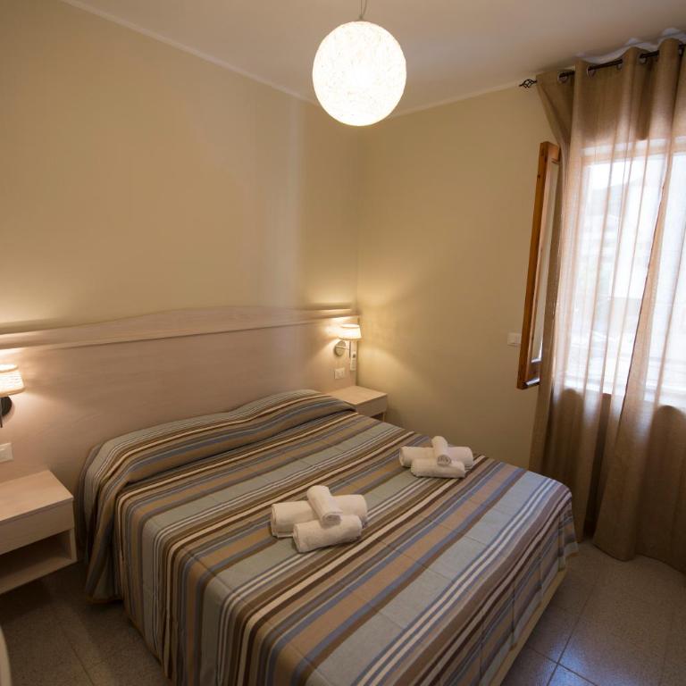Donna Rosa Accommodation - Camera Matrimoniale con Balcone - 2