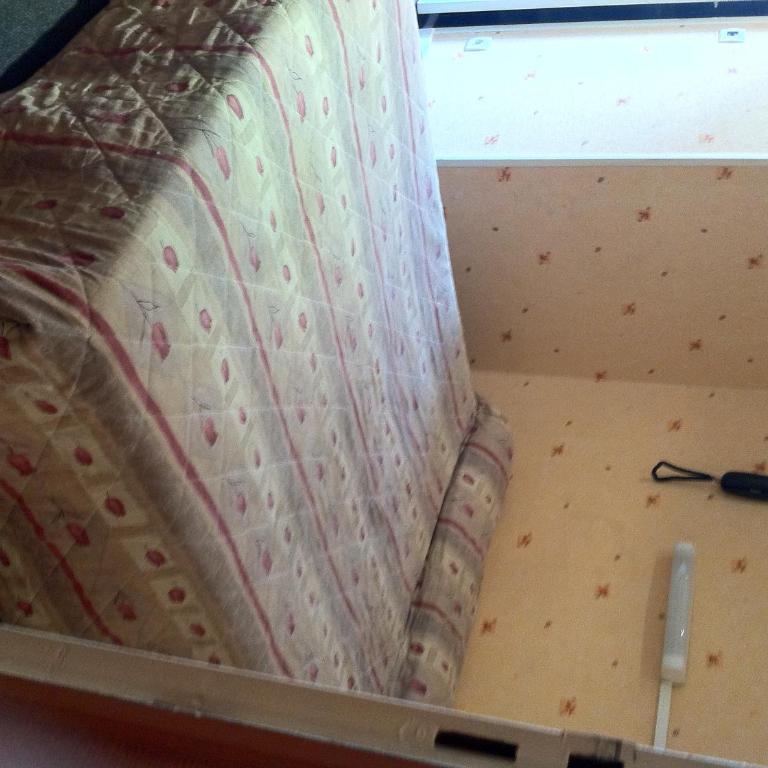 Hotel Des Arts - Chambre Double avec Douche et Toilettes Communes - 1