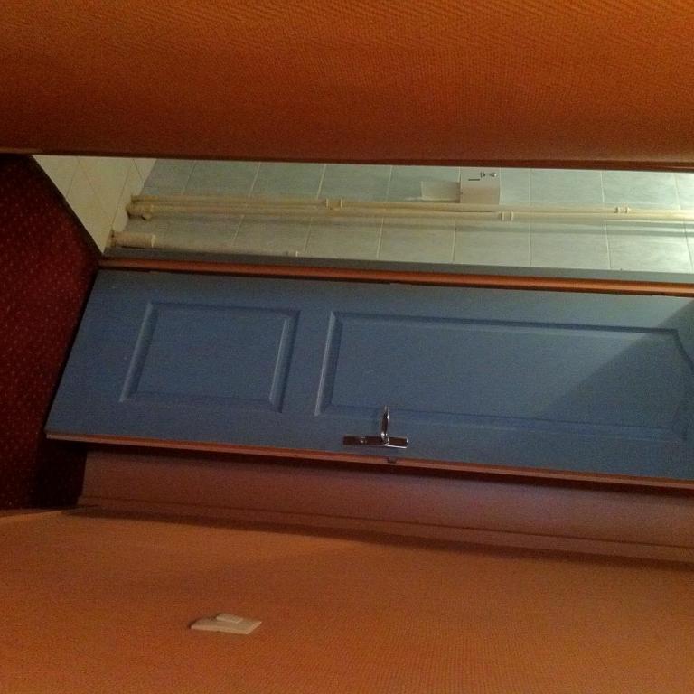 Hotel Des Arts - Chambre Simple avec Salle de Bains Commune - 1