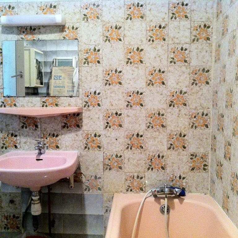 Hotel Des Arts - Chambre Double avec Douche et Toilettes Communes - 4