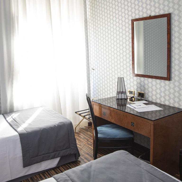 Best Western Hotel Artdeco - Camera Classic Doppia con Letti Singoli - 5
