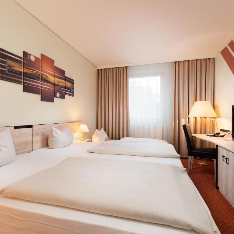 NOVINA HOTEL Südwestpark - Standard Family Room (2 Adults + 1 Child) - 3