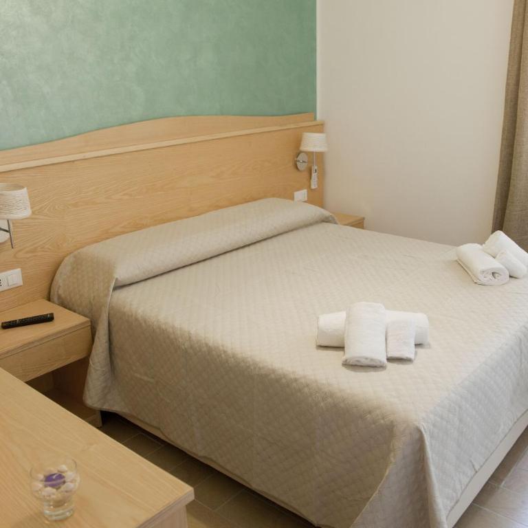 Donna Rosa Accommodation - Camera Matrimoniale Standard - 2