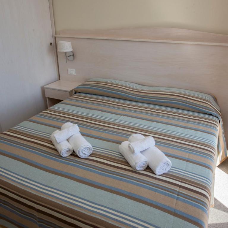 Donna Rosa Accommodation - Camera Matrimoniale con Balcone e Vista Mare - 7