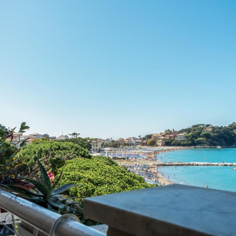Albergo Celeste - Camera Matrimoniale con Balcone e Vista Mare - 3